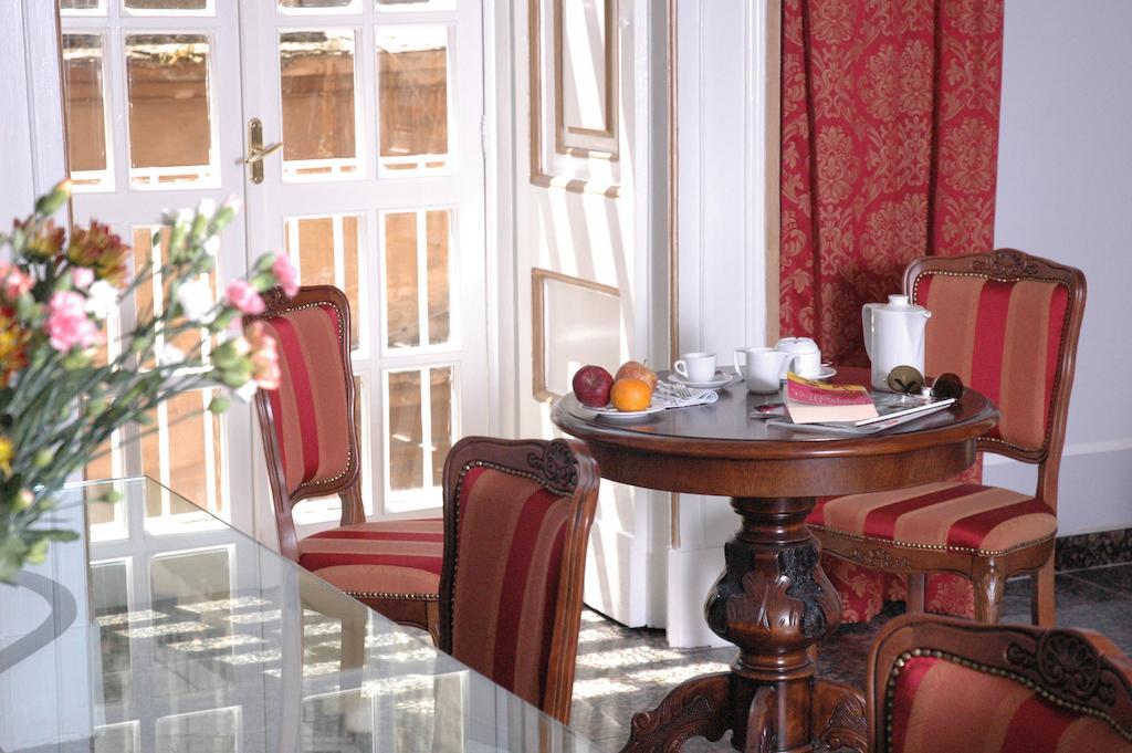 Le Stanze Del Vicere Boutique Hotel 나폴리 외부 사진